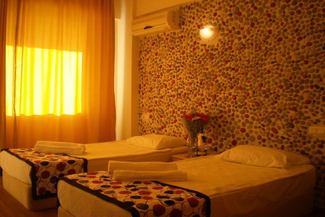 Skys Beach Hotel 마나브가트 외부 사진