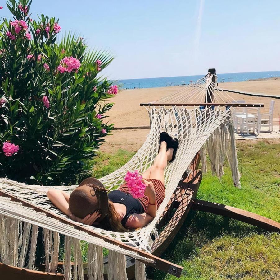 Skys Beach Hotel 마나브가트 외부 사진