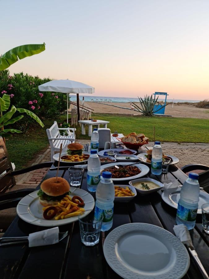 Skys Beach Hotel 마나브가트 외부 사진
