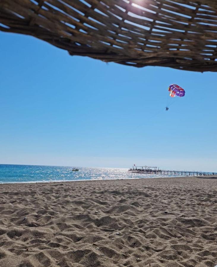 Skys Beach Hotel 마나브가트 외부 사진