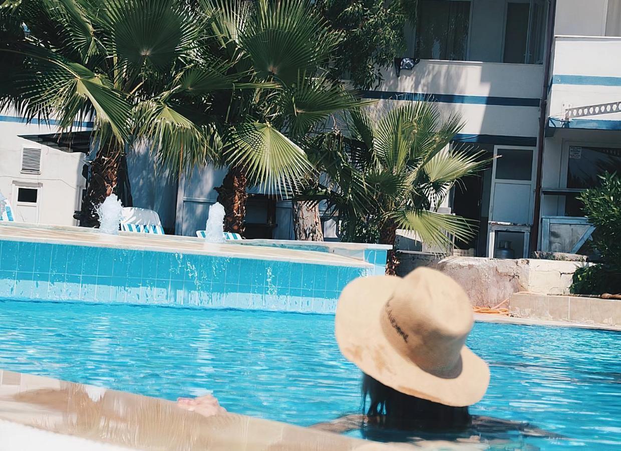 Skys Beach Hotel 마나브가트 외부 사진