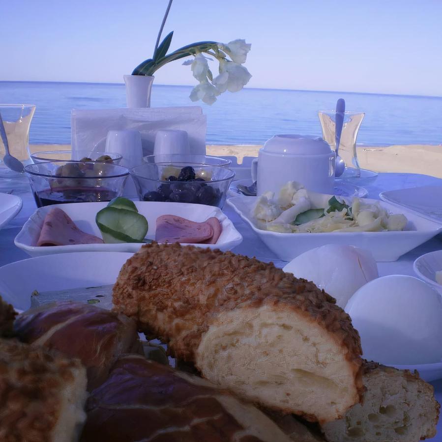 Skys Beach Hotel 마나브가트 외부 사진