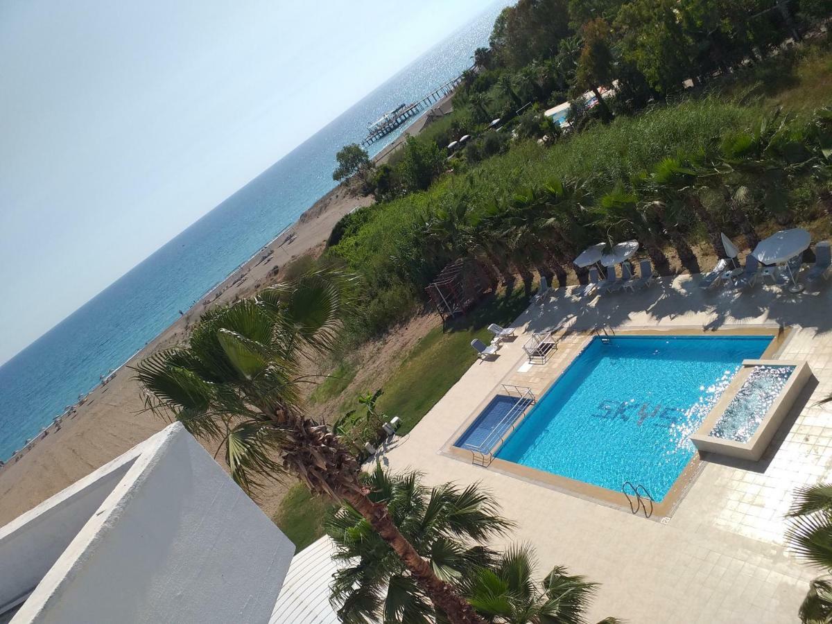 Skys Beach Hotel 마나브가트 외부 사진