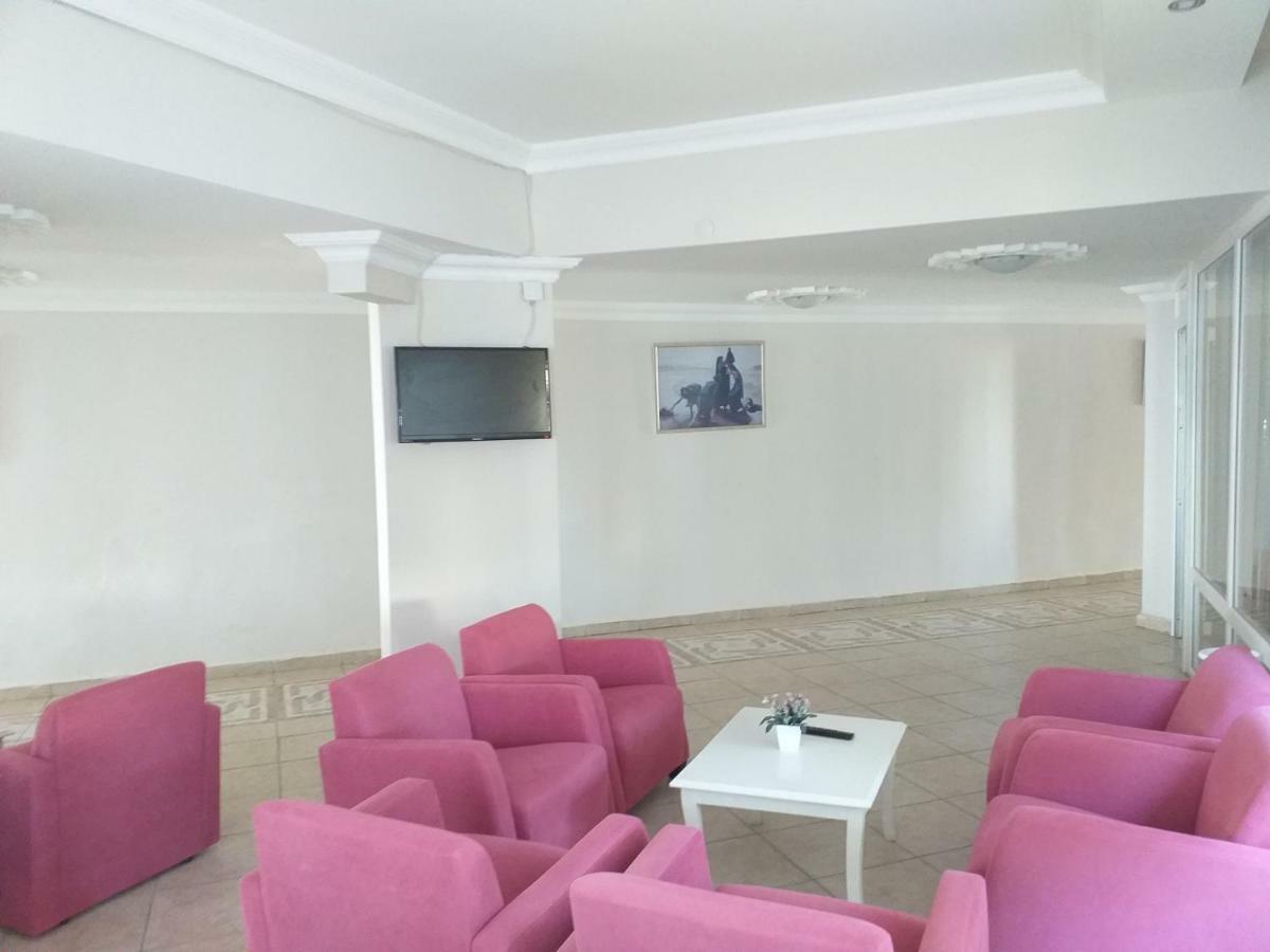Skys Beach Hotel 마나브가트 외부 사진