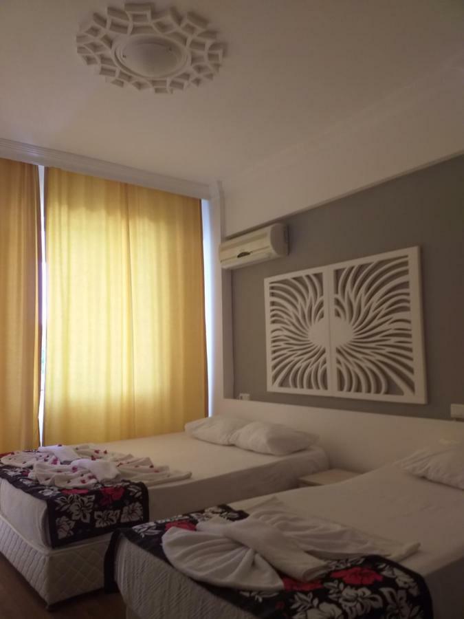 Skys Beach Hotel 마나브가트 외부 사진