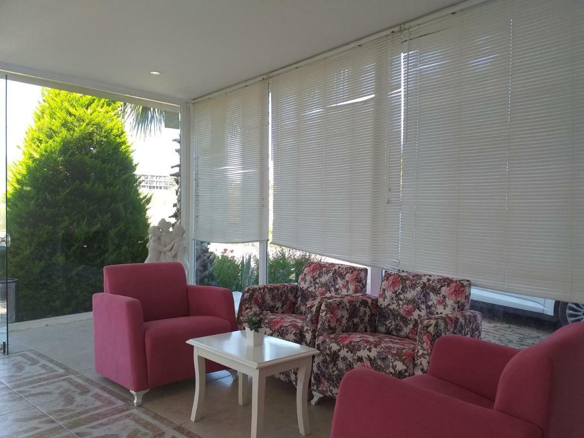 Skys Beach Hotel 마나브가트 외부 사진