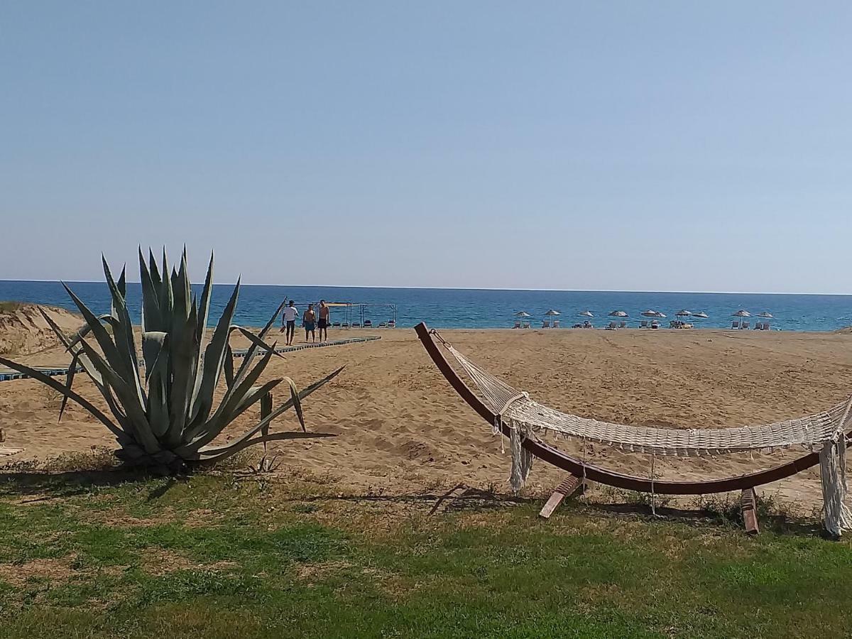 Skys Beach Hotel 마나브가트 외부 사진